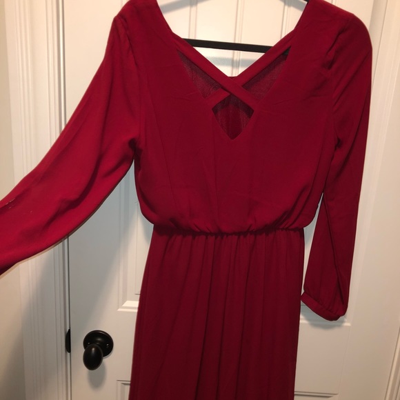 Boutique long-sleeve dress perfect for holidays - Picture 3 of 4